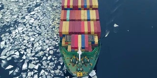 冬季海上的集装箱船