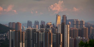 中国日落天空珠海公园顶部城市景观航空全景4k时间