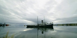 延时拍摄:阿根廷乌斯怀亚湾沉船。