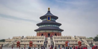 游客在天坛的时间流逝视频在北京城市，中国，时间流逝