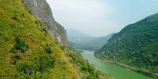 琅勃兰邦，老挝，琅勃兰邦，河流，青山