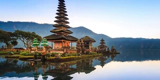 Pura Ulun Danu Bratan Temple On Water印度尼西亚巴厘岛旅游地标