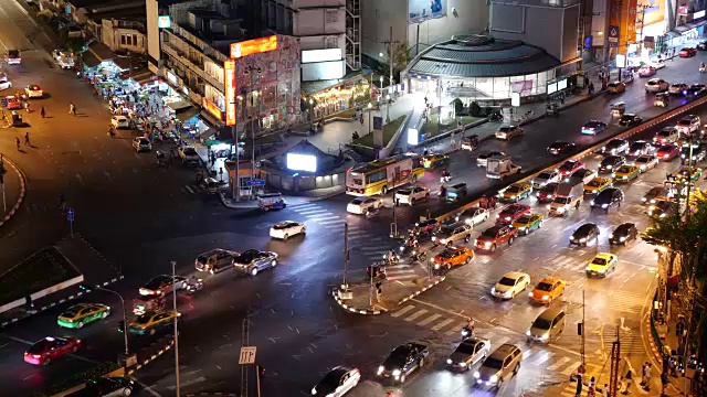 鸟瞰图泰国曼谷夜间交通堵塞