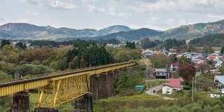 延时:黄桥秋叶景观，大和北达科他州，日本福岛