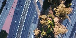 洛杉矶高速公路和格伦代尔的鸟瞰图