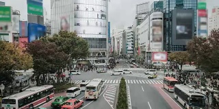 时间流逝——东京，新宿人群穿过街道