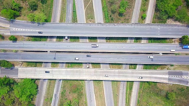 鸟瞰图高速公路的时间流逝，高速公路和高速公路在马戏团十字路口泰国的细节