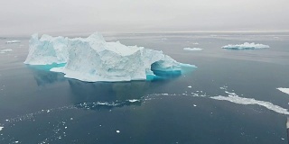 格陵兰岛北冰洋冰山的鸟瞰图
