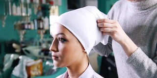 女子绑伊斯兰婚礼头巾美丽的模型