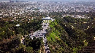 加州洛杉矶附近好莱坞山的格里菲斯公园天文台视频素材模板下载