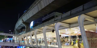 长时间曝光;通勤行人拥挤曼谷中央世界时间推移的城市生活背景