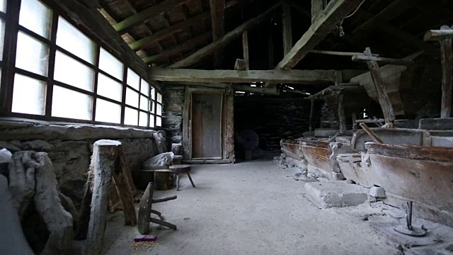 废弃的偏远旧磨坊