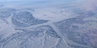 北极冰冻的河流
