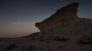 日落黄昏多哈野生自然岩石全景4k时间流逝卡塔尔视频素材模板下载