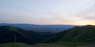 日落的时间流逝山与市中心圣何塞在背景