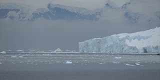 南极洲冰山的美丽景色