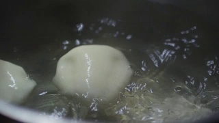 用沸水煮饺子视频素材模板下载