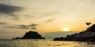 大海和日出，里皮岛，泰国，时间流逝视频