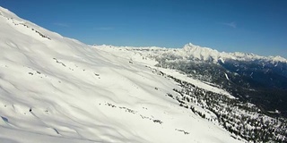 从贝克山北喀斯喀特山脉鸟瞰Shuksan山脊