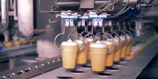 冰淇淋工厂的生产流程。冰淇淋生产过程。