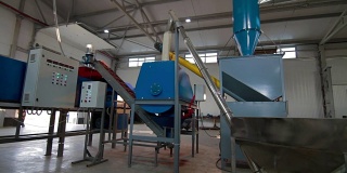 塑胶瓦生产线在重型工厂