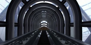 长长的未来隧道自动扶梯，日本