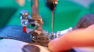 衣服缝纫机视频素材模板下载