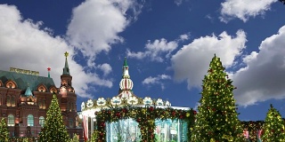 圣诞和新年假期的照明和管理广场的夜晚。莫斯科,俄罗斯