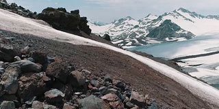 航拍的风景自然雪峰景观