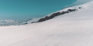 鸟瞰图的风景自然雪山岩石景观