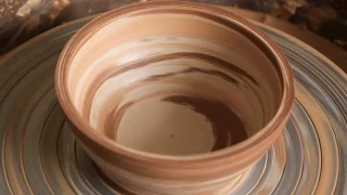 Neriyagi or nerikomi pottery colored clay. Creating jar or vase视频素材模板下载