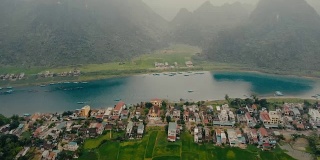 越南山区河流鸟瞰图