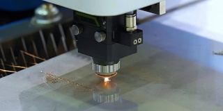 数控金属激光切割，现代工业技术。