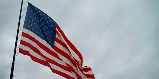美国国旗迎风飘扬4k