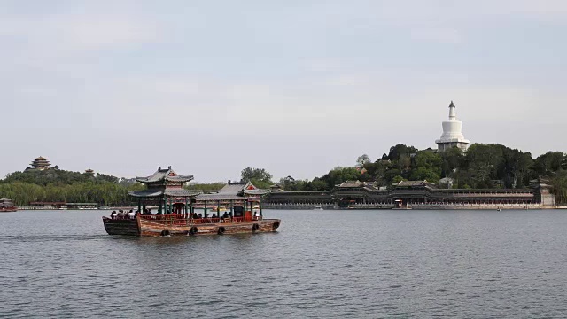 Beijing Beihai Park 北京北海公园游船