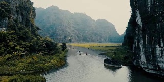 越南山区河流鸟瞰图