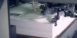 工业机器正在以非常快的速度取代纸张