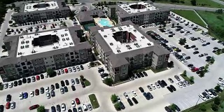 大公寓公寓郊区新发展生活在圣马科斯德克萨斯州