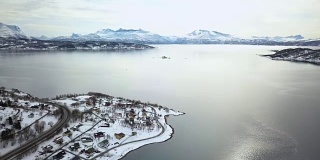 挪威群岛和挪威北部的岩层海湾