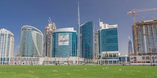 迪拜商业湾和市中心的全景时光流逝