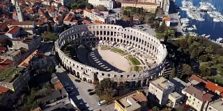 普拉罗马圆形剧场鸟瞰图。伊斯特里亚,克罗地亚