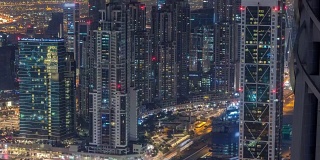 阿拉伯联合酋长国迪拜市中心的夜景现代塔