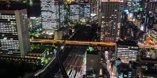 东京夜间交通和城市景观的空中时间流逝