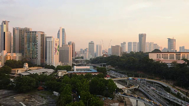 吉隆坡航空时间流逝日落高速公路高清视频