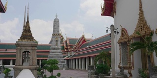 泰国曼谷卧佛寺的石塔
