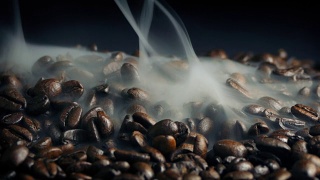 慢慢蒸烤咖啡豆视频素材模板下载