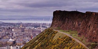 鸟瞰索尔兹伯里峭壁和爱丁堡