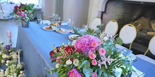 婚礼桌子装饰在蒂凡尼的颜色