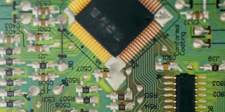 微距镜头拍摄PCB板微电路，小车滑动