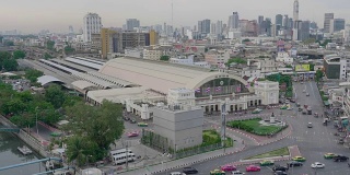 俯视泰国曼谷华兰蓬火车站;慢镜头